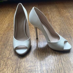 BCBG pumps